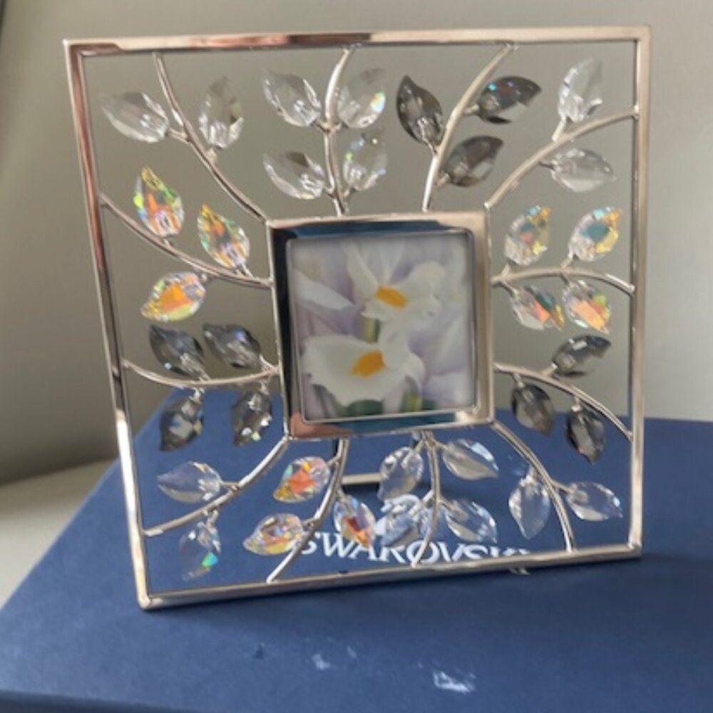 SWAROVSKI CRYSTAL LEAVES PICTURE FRAME YASMINE HUREL - RETIRED - PREOWNED